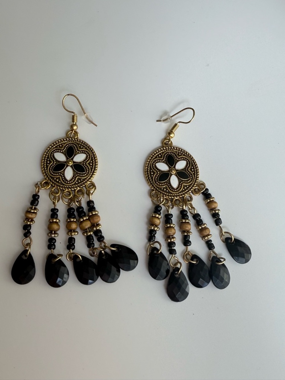 🐣5/$25-Gold and Black Dangle Earrings - Picture 8 of 9
